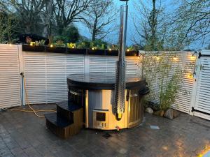 Caban Y Tan Ffawydd Luxury couples retreat with private Wood Fired Hot Tub