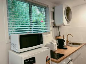 Hargraves Beach Guesthouse 50m to beach