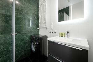 Quorum Apartment with Parking and Air Conditioning close to the City Center in Wrocław by Renters Prestige