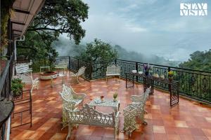 StayVista at Aspen Heights Hidden In Clouds