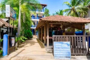 Golden Surfer Beach Hotel - Kanattegoda