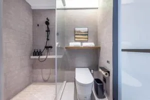 武汉光谷科技会展中心高科园亚朵酒店 - 阳逻