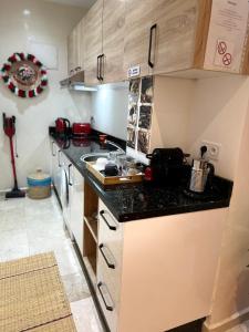 le chaleureux a 10mn de laeroport face a la gare CTM Hivernage