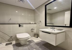 Quickstay Homes - Spacious 1BR Retreat-Cour Jardin