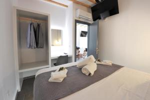 Droufakos’ home - Beachfront Lux 2BD apt. w. Views