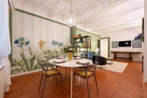 Via Palazzuolo 87 - Florence Charming Apartments - Newly Renovated Elegance and Style Near Station