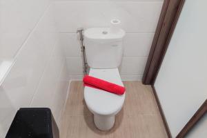 Comfortable and Simply Studio at Sky House BSD Apartment By Travelio