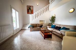 Shirley - Villa for 10 Pool Terrace - by TGB