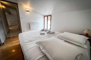 Villas Shirley - Villa for 10 Pool Terrace - by TGB : photos des chambres