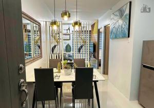 Fully furnished resort-type condo in Puerto Princesa with a Balcony, FREE Pool, Gym, Parking near Airport up to 5pax - B2 5MoonstoneA