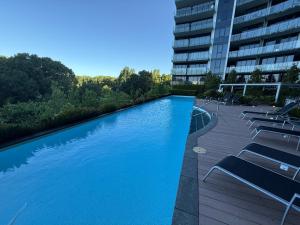 Manhattan Luxe Views L14 Pool Spa Gym 1BR 1 Bath 1 Secure Parking Central City - 4hvězdičkové hotely ve městě Canberra