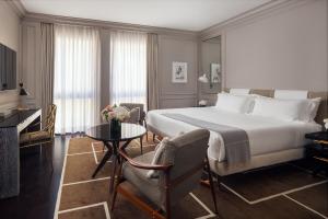 Deluxe Studio room in Portrait Firenze - Lungarno Collection