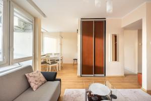 Krasiński Garden Charming Studio by BookingHost