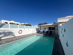 Casa Swn-y-Mor, two bedroom apartment with private pool