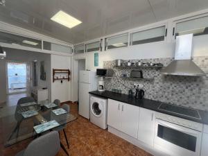 Casa Swn-y-Mor, two bedroom apartment with private pool