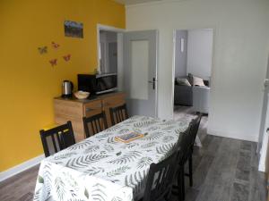 Coquelicot, Entre Volcans d Auvergne et Sancy, Orcival.