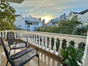 Phòng Deluxe Giường Đôi Có Ban Công (Deluxe Double Room with Balcony)