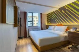 IU酒店（咸阳人民路凤凰广场店） - 咸阳