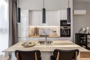 Beautiful apartment 10 min walk to Bernabeu Stadium