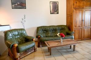 Manon - Beach by foot Terrace with sea view