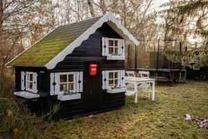 Feel Nature In "Refuge" Embrace You