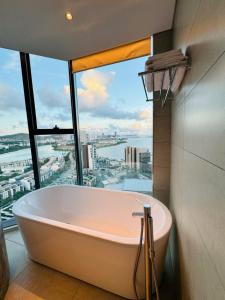 A La Carte Ha Long Paradise Bay - 4hvězdičkové hotely ve městě Ha Long