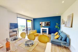 Marlene - Terrace Free Parking - by TGB