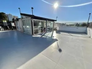 Penthouse 5 BedRooms Best Location - Giv‘at Mordekhay