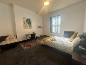 Large Spacious En-suite PLAB RECOMMENDED