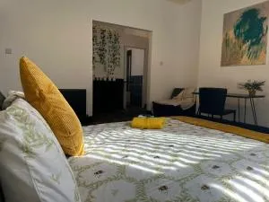 Large Spacious En-suite PLAB RECOMMENDED - Heaton Chapel Large Spacious En-suite PLAB RECOMMENDED - Heaton Chapel