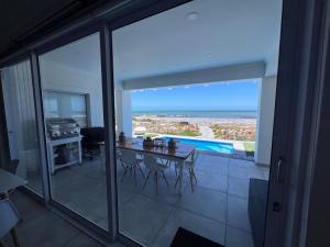 Shelley Point On Sea