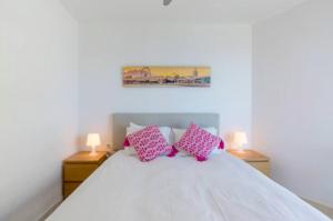 Malagueta beachfront apartment