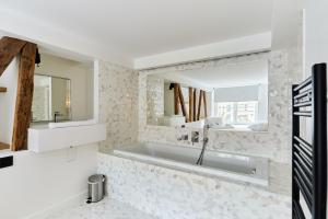 Duplex Center of Paris by Studioprestige