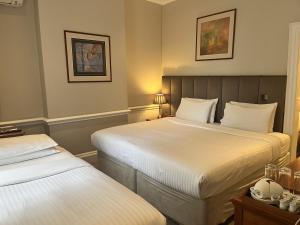 Triple Room room in Staunton Hotel - B&B
