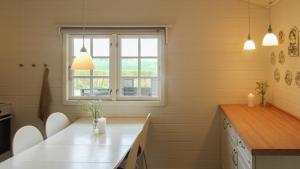 Charming Wooden Cottage Close To Handbjerg Beach