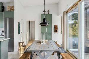 Architect-Designed House In Fröjel Near The Beach
