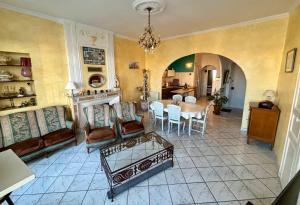 Appartements appartquaisete et garage : photos des chambres