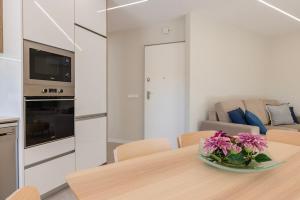 Apartamento novo junto ao metro