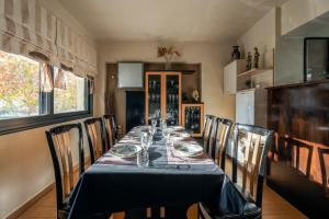 Indoor pool villa, near the beach, Lagonisi