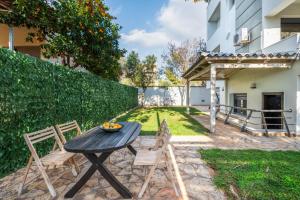 Indoor pool villa, near the beach, Lagonisi