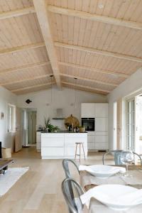 Southern Feel In Refurbished Home By Shore