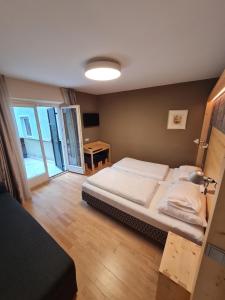 Doppelzimmer mit Balkon