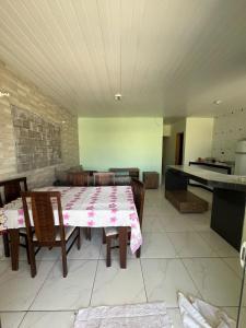 Casa a 1 quadra da praia 2 quartos