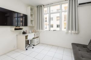 Studio com Vista Parcial para o Mar de Copacabana