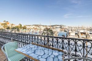 LHONORAT vue mer et port, à côté des plages du Midi et proche du Palais