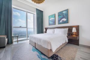 Golf Views in 30th Floor