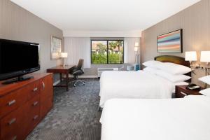 Queen Room with Two Queen Beds room in Courtyard by Marriott Oakland Airport