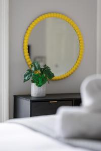 Flatzy - City Centre Mansion, Sleeps 20, 5 Baths