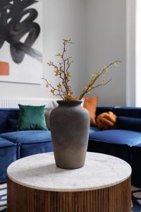 Flatzy - City Centre Mansion, Sleeps 20, 5 Baths