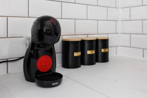 Flatzy - City Centre Mansion, Sleeps 20, 5 Baths